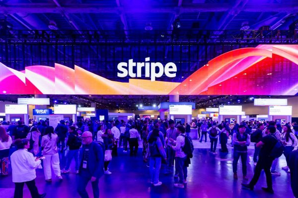 高忆管理 Stripe借势AI招揽中国企业出海生意